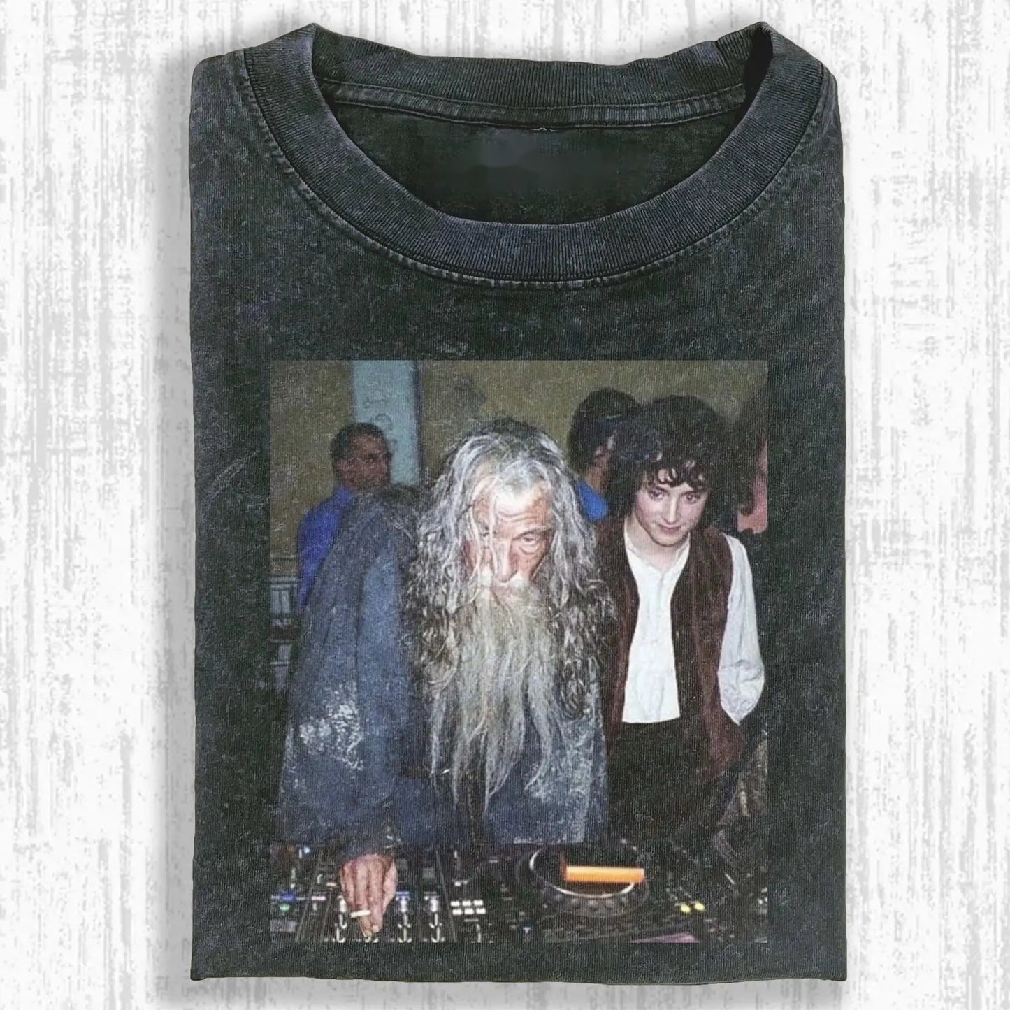 THE LOTR T-SHIRT