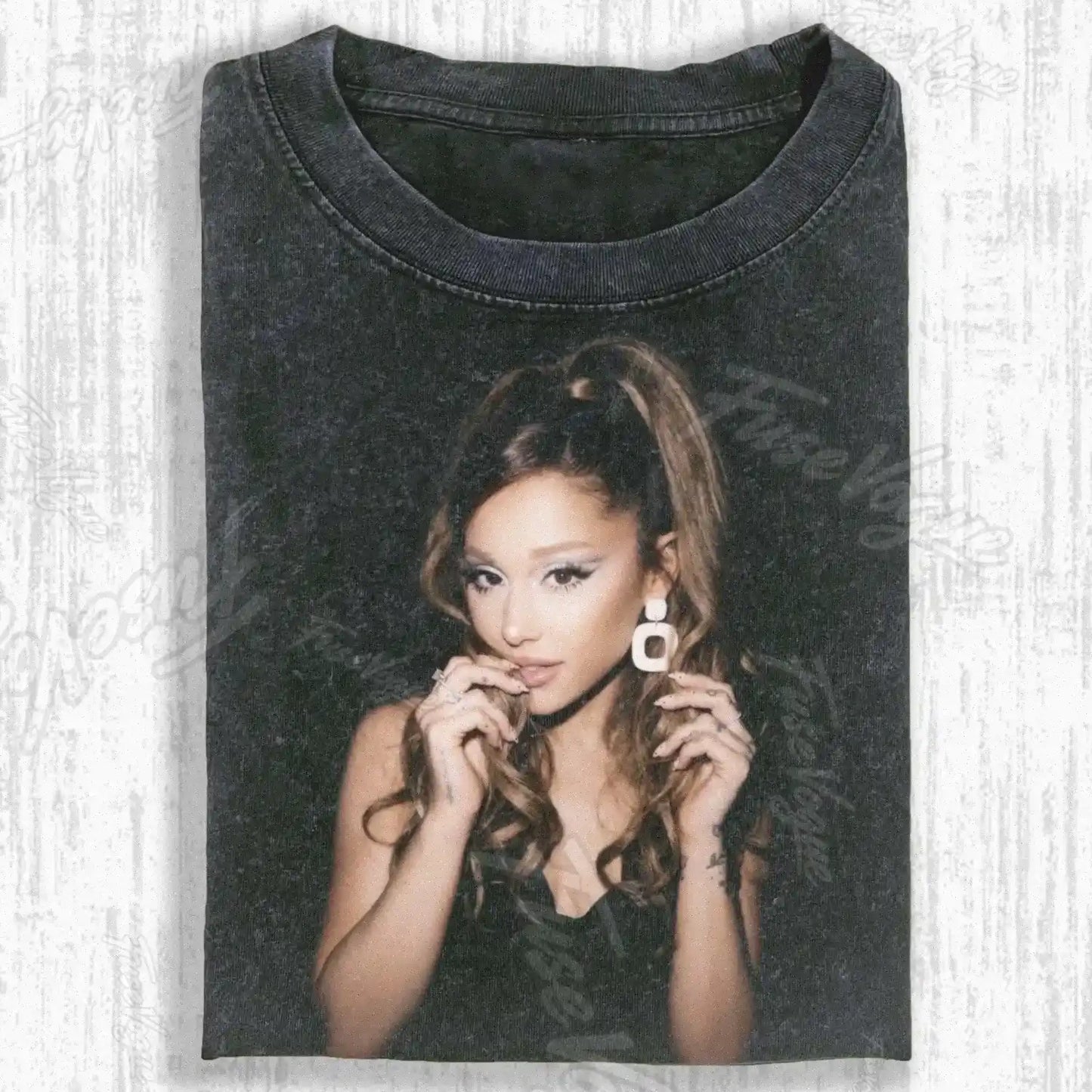 MONOCHROME LADY CLOSE UP STREET T-SHIRT - FUSEVOGUE