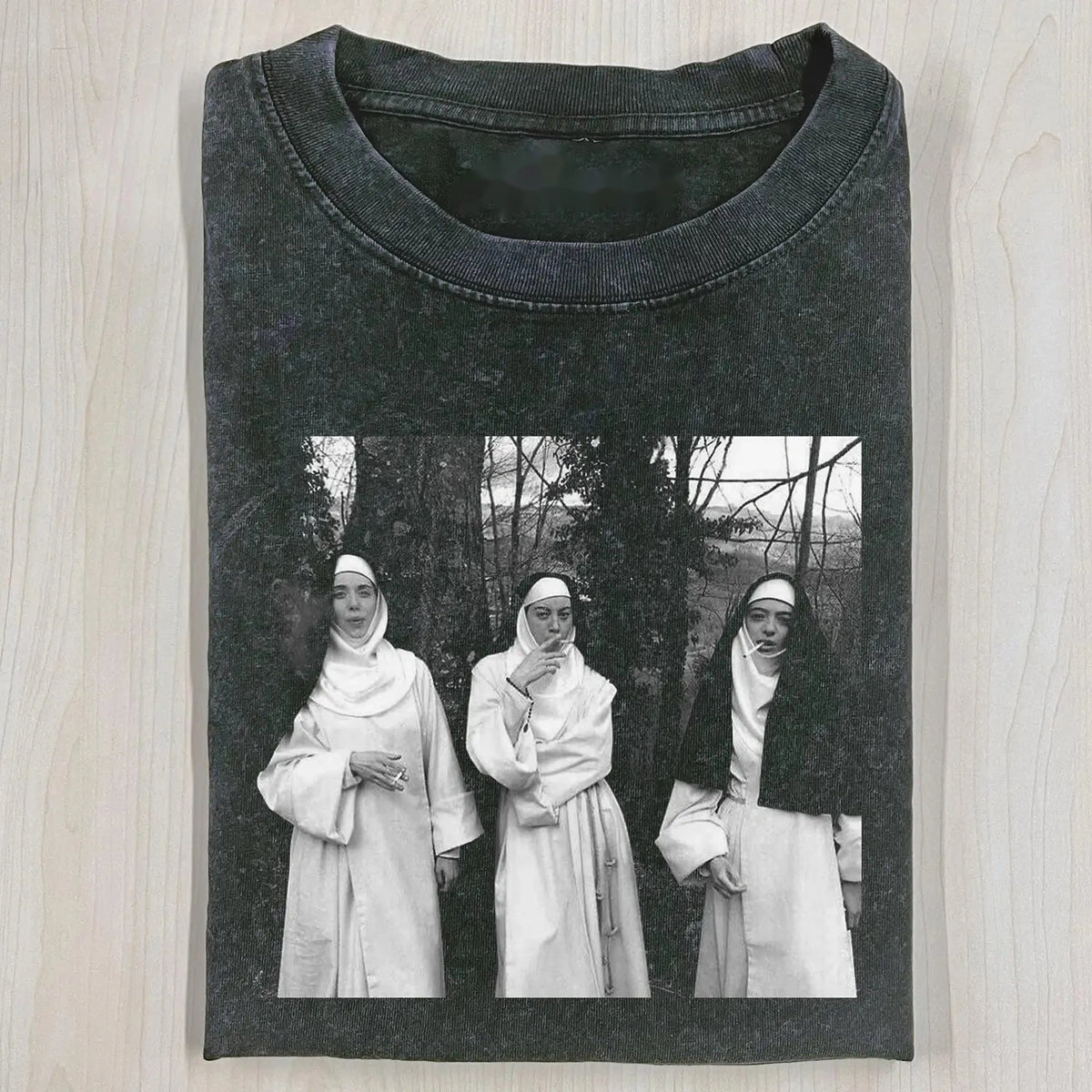 NUNS T-SHIRT