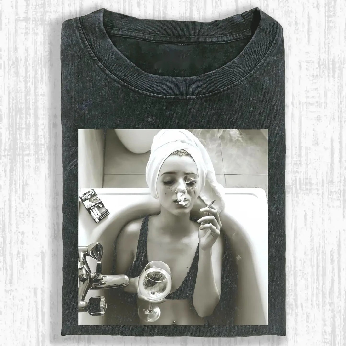 SMOKE WOMAN T-SHIRT V1.4