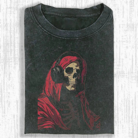 Listening Music Skull Tee