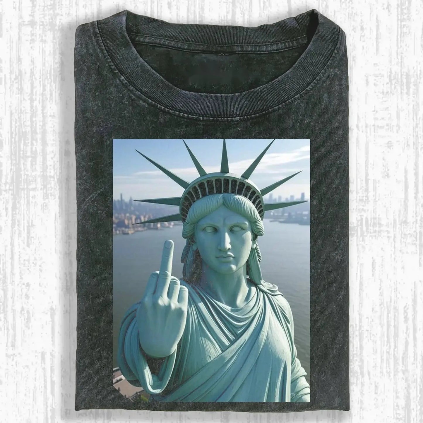 Statue  Of  Liberty T-SHIRT