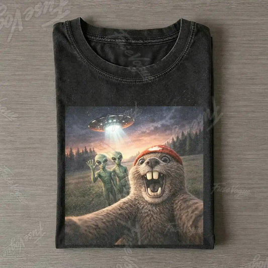 Beaver Selfie Encounter - Alien Abduction Edition T-shirt - FUSEVOGUE