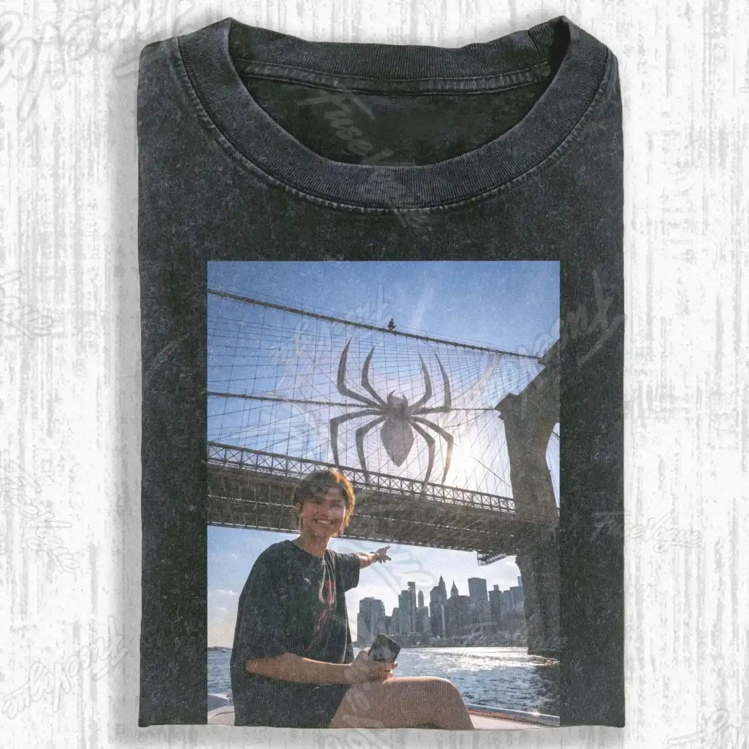 BOAT RIDE CITY SCENE T-SHIRT - FUSEVOGUE