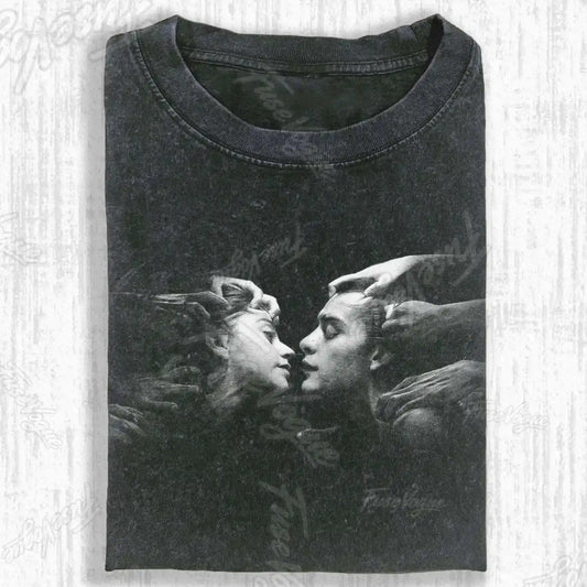 INTIMATE DUO VINTAGE PRINT ART T-SHIRT - FUSEVOGUE