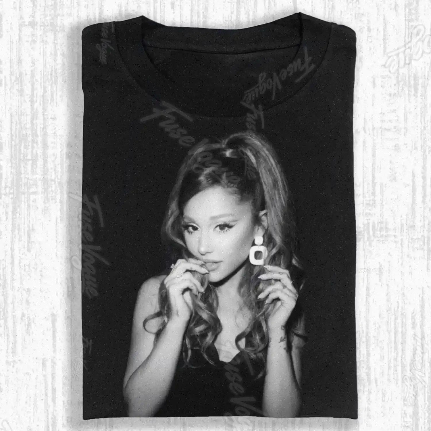 MONOCHROME LADY CLOSE UP STREET T-SHIRT - FUSEVOGUE