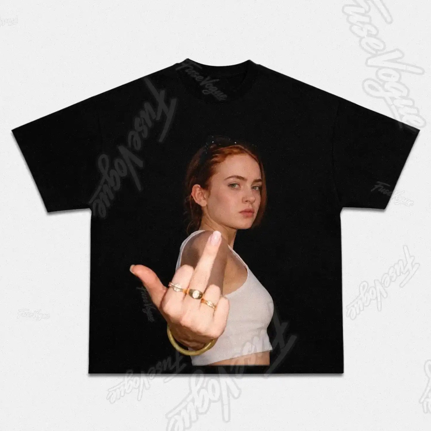 SADIE SINK TEE - FUSEVOGUE