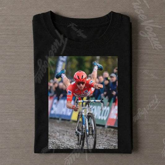 Tadej Pogačar La Vuelta a España Funny T-shirt - FUSEVOGUE