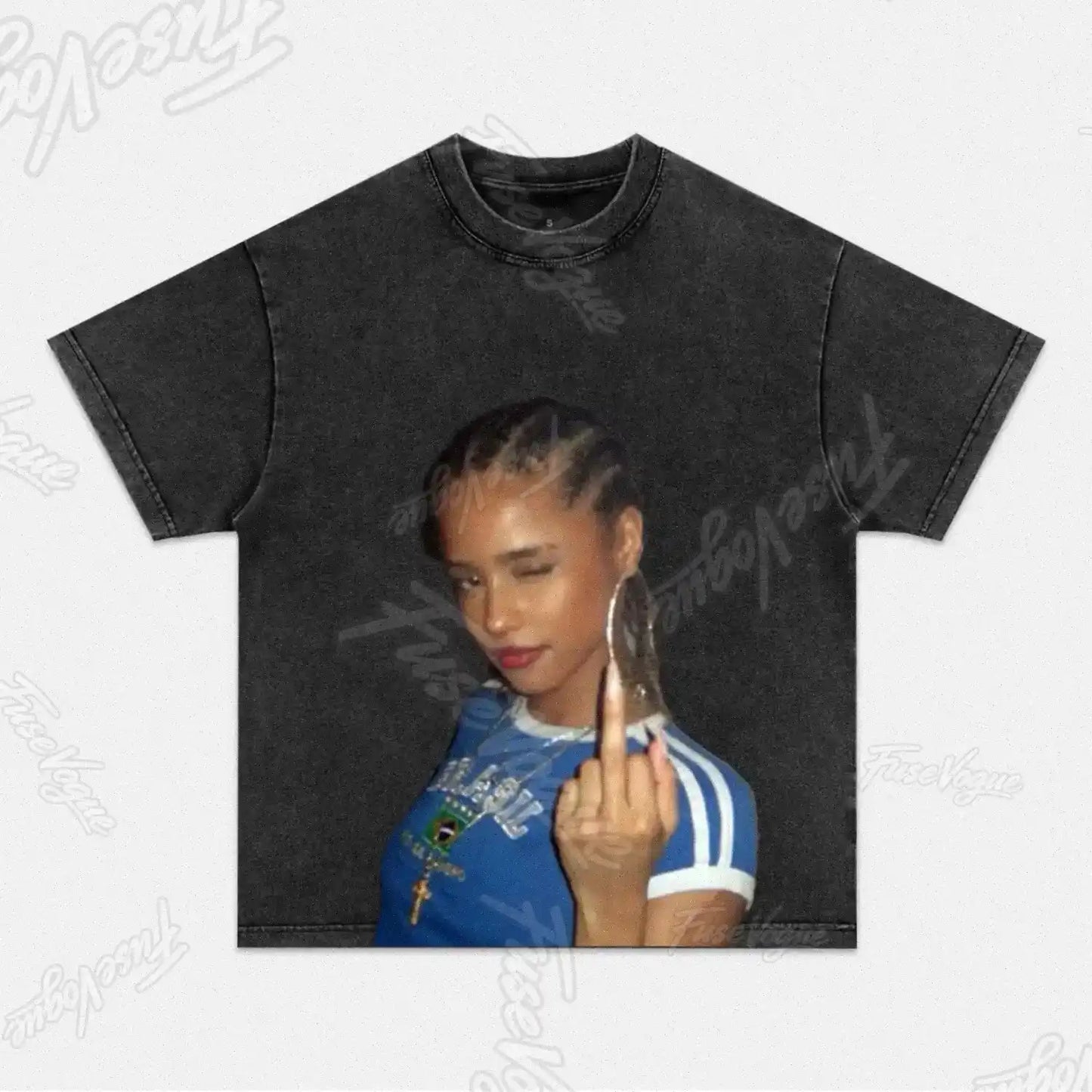 TYLA 2026 TEE - FUSEVOGUE