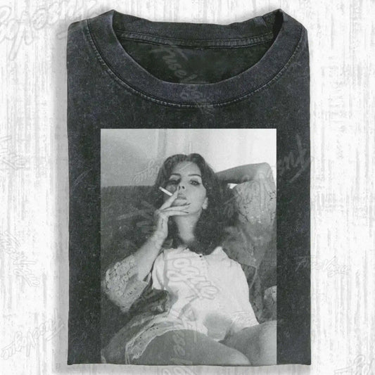 VINTAGE LEISURE POSE T-SHIRT - FUSEVOGUE