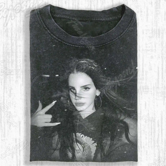 WILD MOODS IN THE DARK NIGHT T-SHIRT - FUSEVOGUE